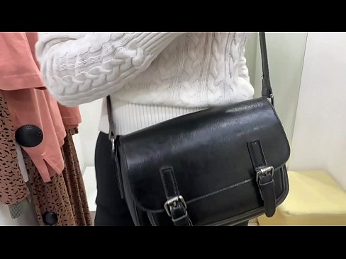 ❤️ Публична мастурбация на младата кучка FeralBerry с вибратор в стаята за обличане Порно vk в bg.josporn-com.ru ️