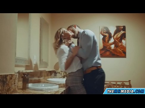 ❤️ Когато наедряла блондинка ви съблазни в обществена тоалетна Порно vk в bg.josporn-com.ru ️